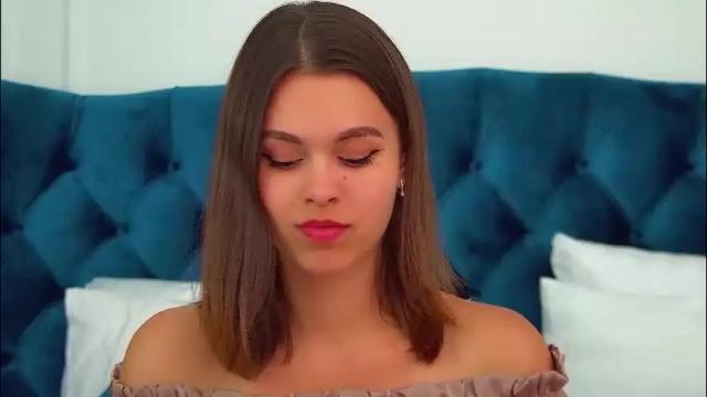 Image 2 of pollylanders Stream on Chaturbate on 5 days ago