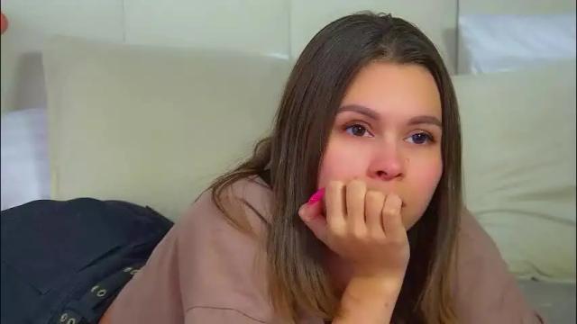 Image 10 of pollylanders Stream on Chaturbate on 3 days ago