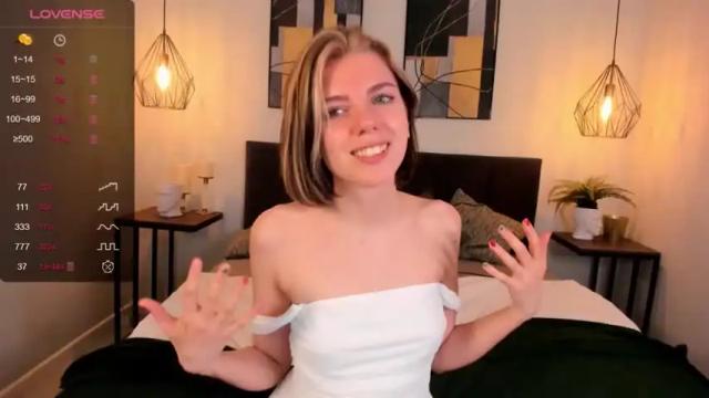 Image 4 of pollyrouge Stream on Chaturbate on 13 months ago