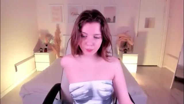 Image 4 of pollyrouge Stream on Chaturbate on 7 days ago