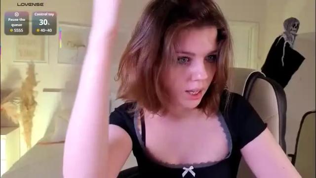 Image 7 of pollyrouge Stream on Chaturbate on 2 days ago