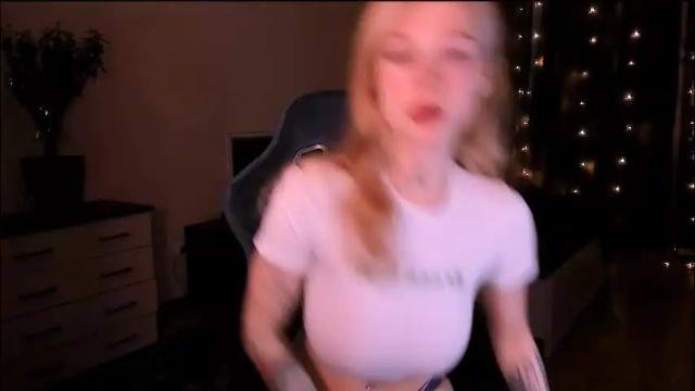 Image 2 of polusladkoye Stream on Chaturbate on 21 days ago