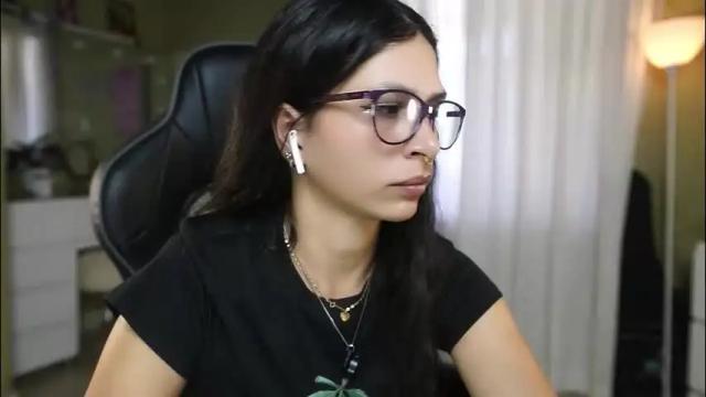 Image 4 of polvodeestrellas_ Stream on Chaturbate on 2 months ago