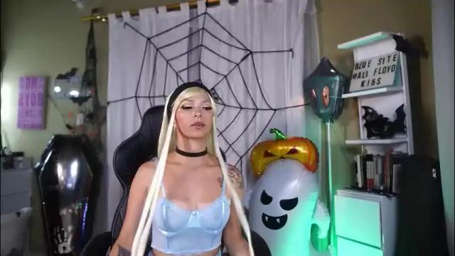 Image 7 of polvodeestrellas_ Stream on Chaturbate on 1 day ago