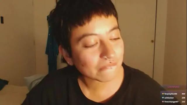 Image 2 of poly_mer Stream on Chaturbate on 1 month ago
