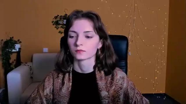 Image 11 of polyy_spinnet Stream on Chaturbate on 18 months ago