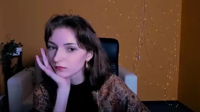 Image 2 of polyy_spinnet Stream on Chaturbate on 18 months ago