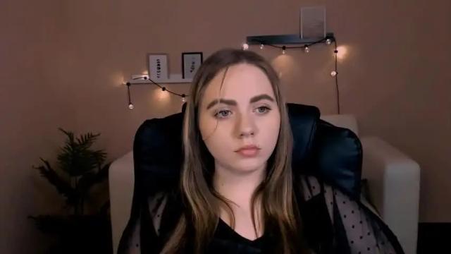 Image 12 of polyy_spinnet Stream on Chaturbate on 18 months ago