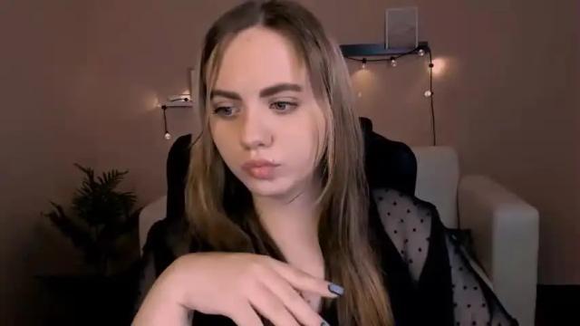 Image 2 of polyy_spinnet Stream on Chaturbate on 18 months ago