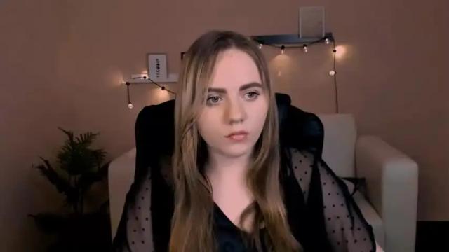 Image 6 of polyy_spinnet Stream on Chaturbate on 18 months ago