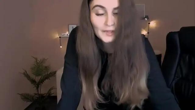 Image 3 of polyy_spinnet Stream on Chaturbate on 18 months ago