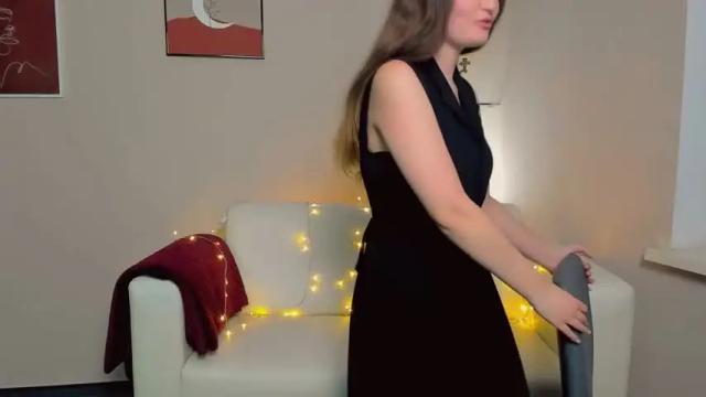 Image 2 of polyy_spinnet Stream on Chaturbate on 22 months ago