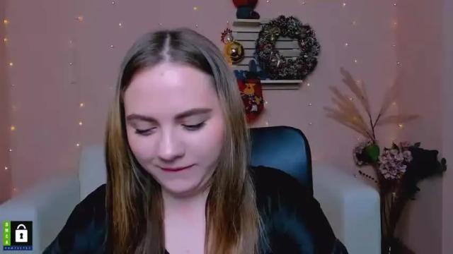 Image 3 of polyy_spinnet Stream on Chaturbate on 18 months ago