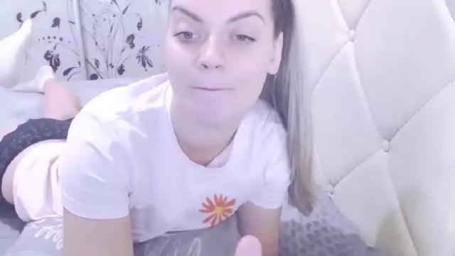 Image 12 of popkornmolli Stream on Chaturbate on 18 months ago