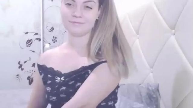 Image 2 of popkornmolli Stream on Chaturbate on 17 months ago