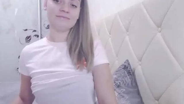 Image 2 of popkornmolli Stream on Chaturbate on 16 months ago