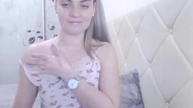 Image 4 of popkornmolli Stream on Chaturbate on 16 months ago