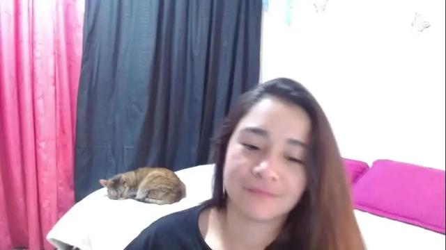 Image 4 of porcelainlux Stream on Chaturbate on 4 months ago