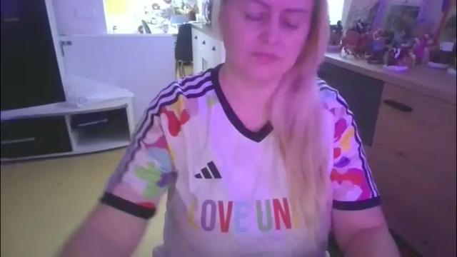 Image 2 of pornbusty Stream on Chaturbate on 1 month ago