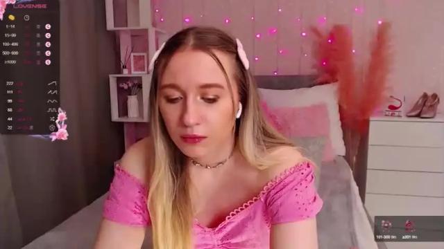 Image 11 of pornogirlx Stream on Chaturbate on 12 months ago