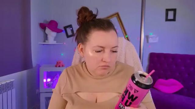 Image 4 of powerofboobs Stream on Chaturbate on 14 months ago