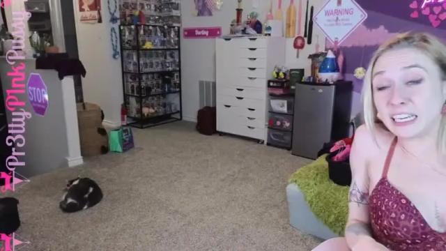Image 12 of pr3ttyp1nkpussy Stream on Chaturbate on 15 months ago