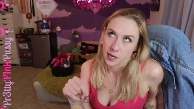 Image 6 of pr3ttyp1nkpussy Stream on Chaturbate on 15 months ago