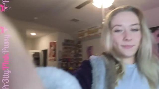 Image 12 of pr3ttyp1nkpussy Stream on Chaturbate on 15 months ago
