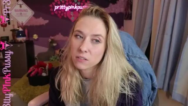 Image 2 of pr3ttyp1nkpussy Stream on Chaturbate on 15 months ago