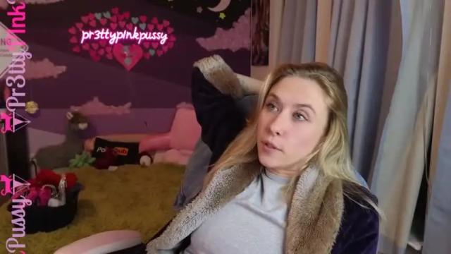 Image 8 of pr3ttyp1nkpussy Stream on Chaturbate on 15 months ago