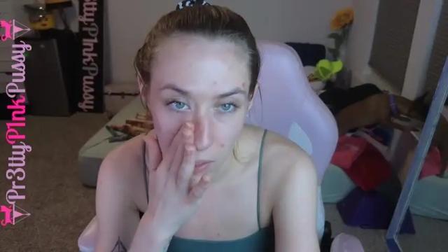 Image 2 of pr3ttyp1nkpussy Stream on Chaturbate on 2 months ago