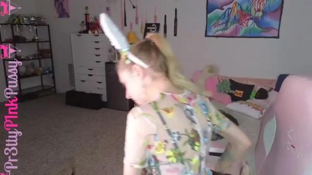 Image 3 of pr3ttyp1nkpussy Stream on Chaturbate on 1 month ago