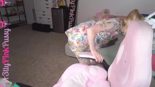 Image 6 of pr3ttyp1nkpussy Stream on Chaturbate on 1 month ago