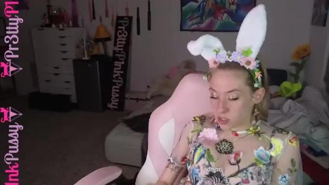 Image 7 of pr3ttyp1nkpussy Stream on Chaturbate on 1 month ago