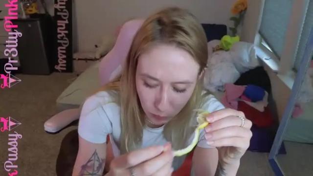 Image 3 of pr3ttyp1nkpussy Stream on Chaturbate on 1 month ago