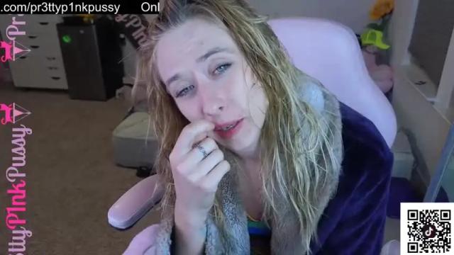 Image 3 of pr3ttyp1nkpussy Stream on Chaturbate on 3 days ago