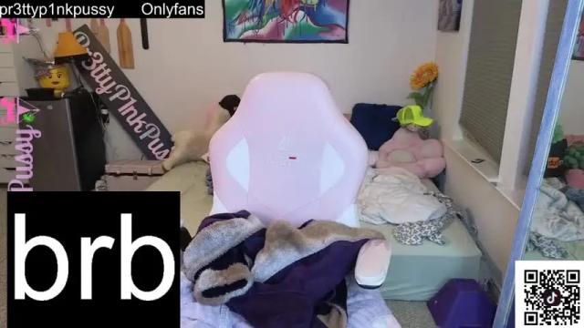 Image 3 of pr3ttyp1nkpussy Stream on Chaturbate on 4 months ago