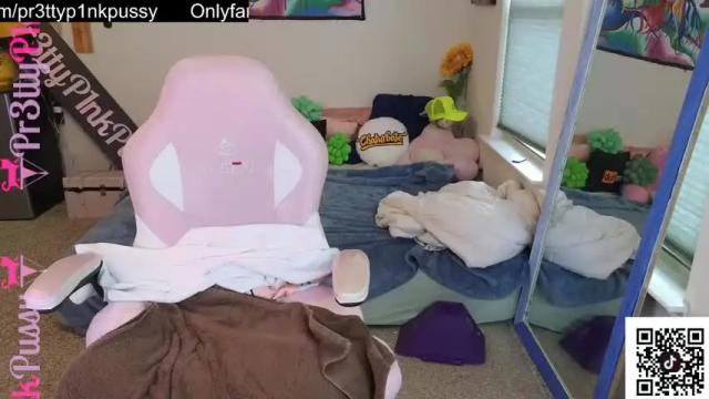 Image 4 of pr3ttyp1nkpussy Stream on Chaturbate on 3 months ago