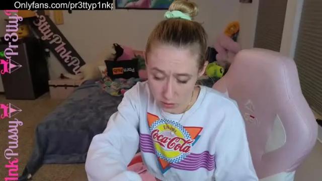Image 7 of pr3ttyp1nkpussy Stream on Chaturbate on 3 months ago