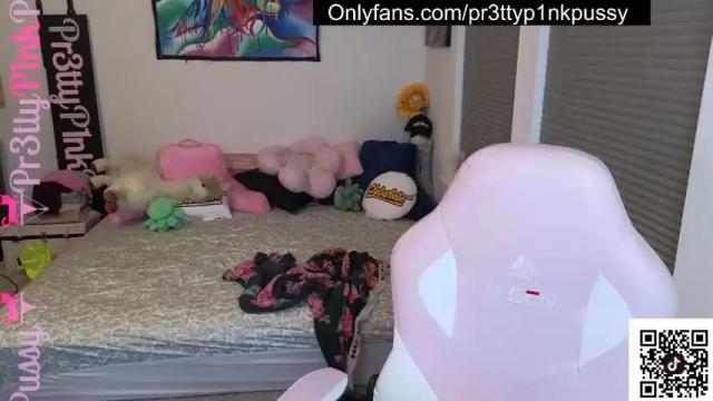 Image 3 of pr3ttyp1nkpussy Stream on Chaturbate on 2 months ago