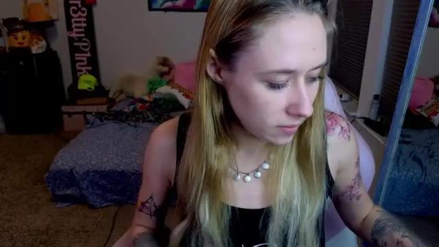 Image 3 of pr3ttyp1nkpussy Stream on Chaturbate on 2 days ago