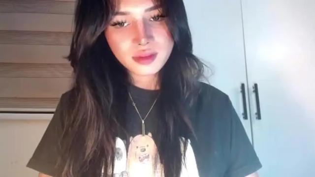 Image 3 of precious_amber69 Stream on Chaturbate on 13 months ago