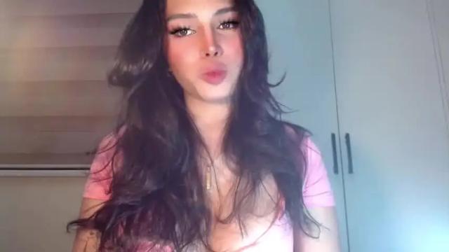 Image 2 of precious_amber69 Stream on Chaturbate on 14 months ago