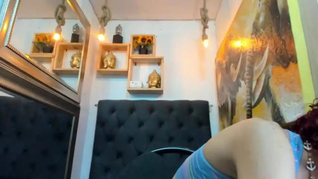Image 3 of precious_valentine Stream on Chaturbate on 16 months ago