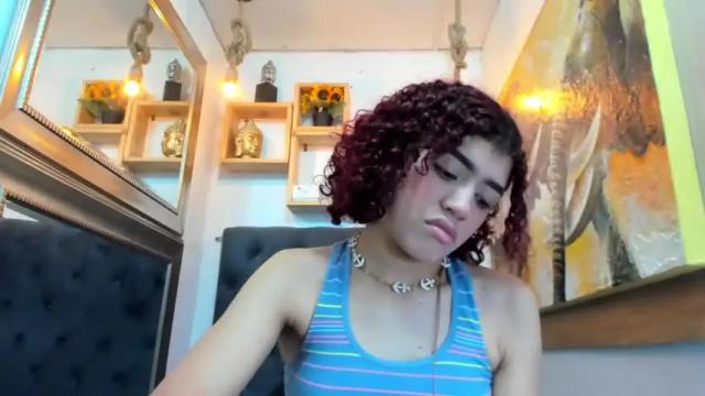 Image 4 of precious_valentine Stream on Chaturbate on 16 months ago