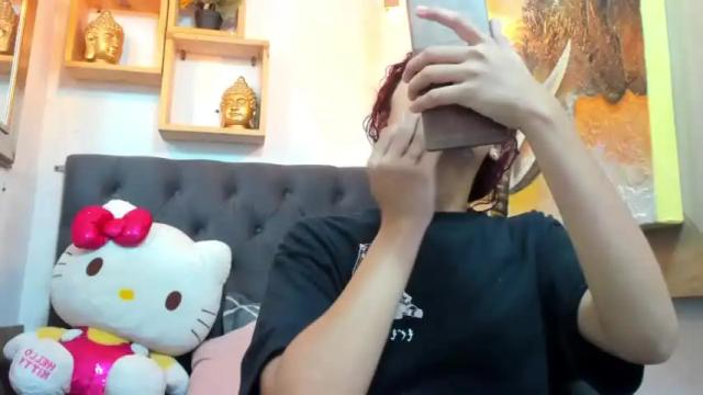 Image 4 of precious_valentine Stream on Chaturbate on 16 months ago