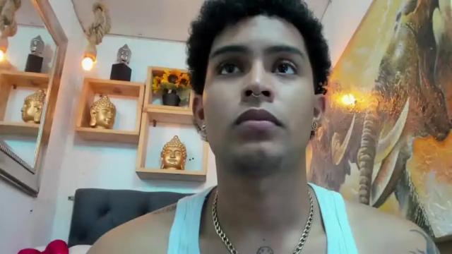Image 3 of precious_valentine Stream on Chaturbate on 12 months ago