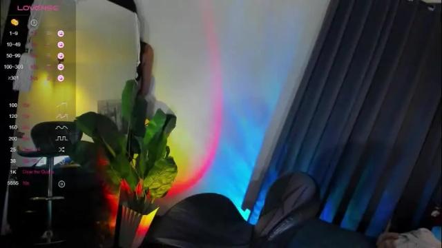 Image 11 of preciousjuliats Stream on Chaturbate on 2 months ago