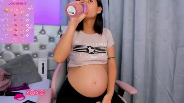 Image 6 of pregnant_girl_13 Stream on Chaturbate on 19 months ago