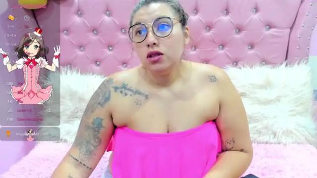 Image 12 of pretti__violet_ Stream on Chaturbate on 15 months ago